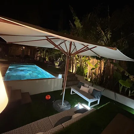 Piscine, Plages A Pied, 4 - Antibes